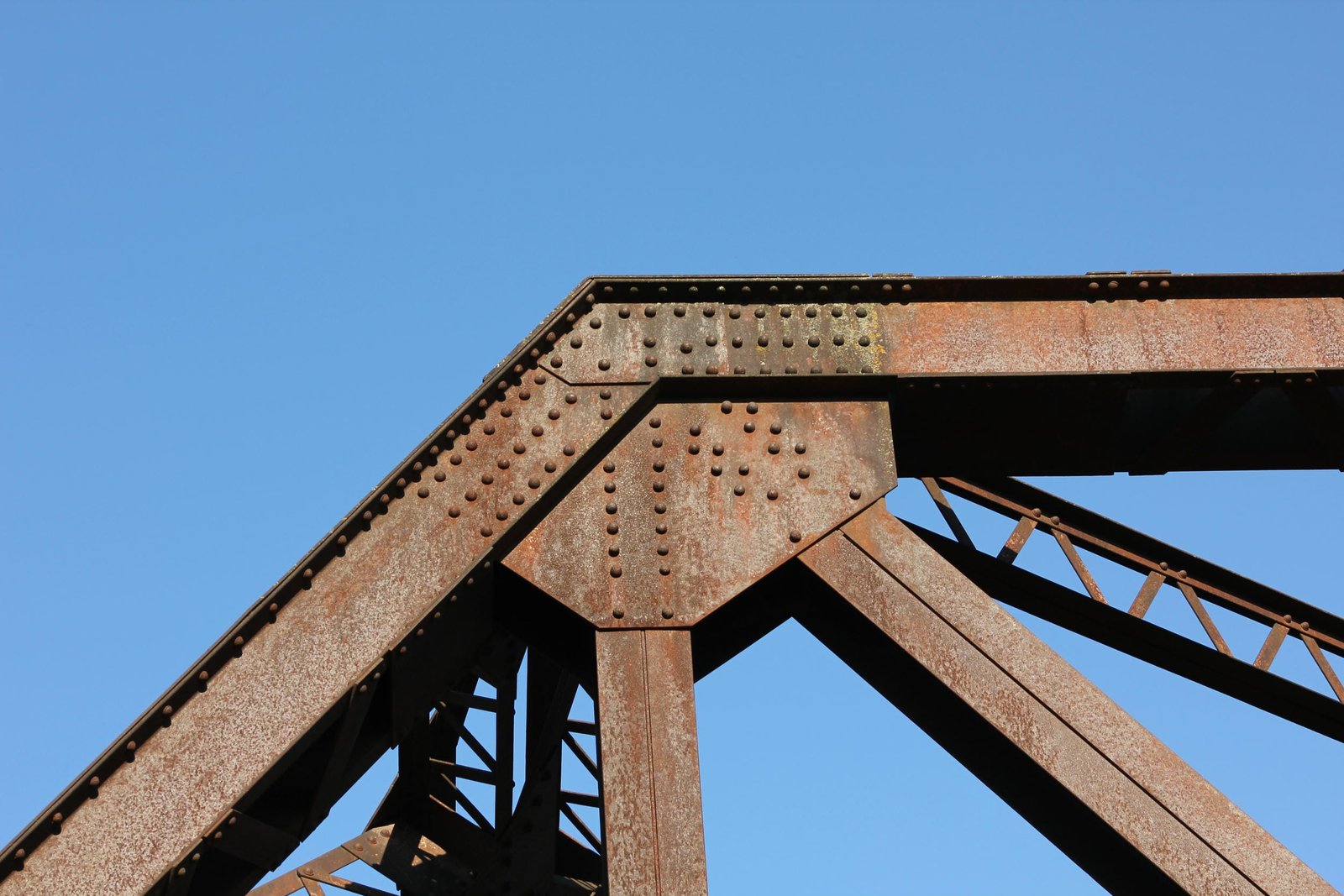 Upper angle connection